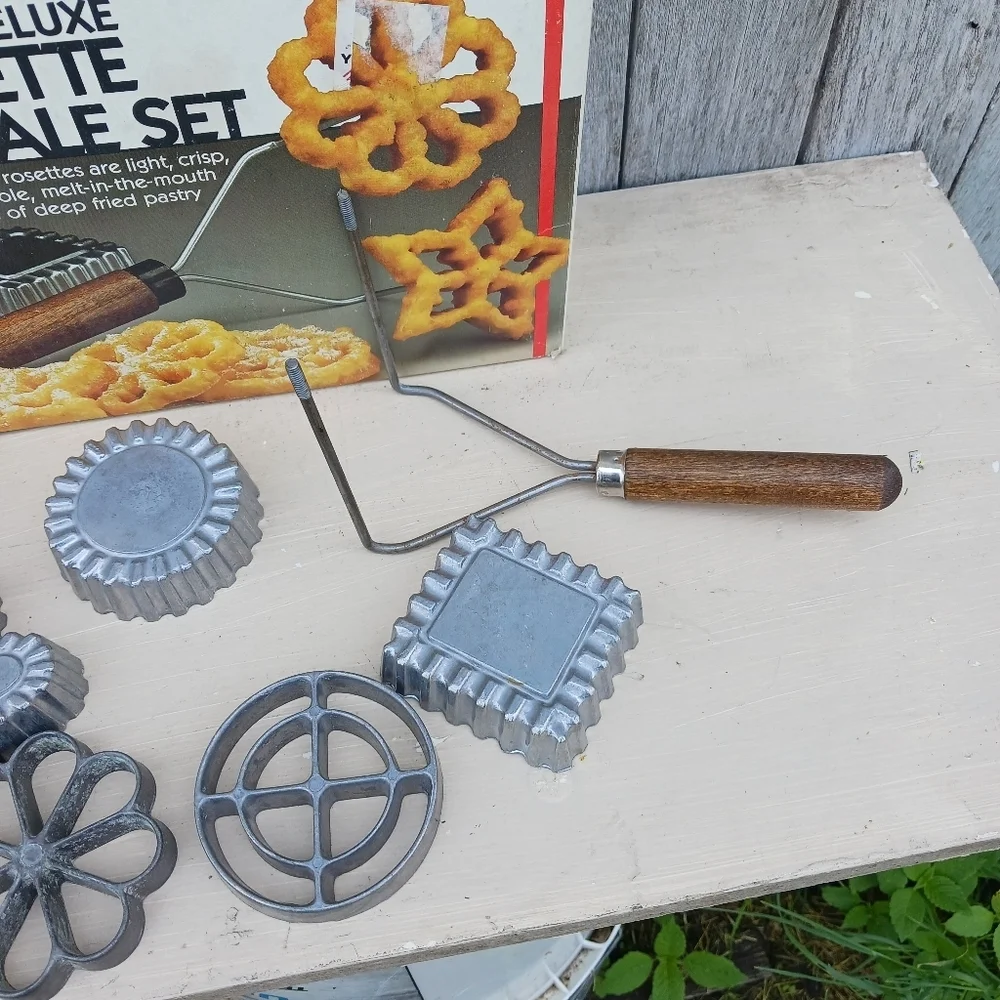 Nordic‎ Ware VTG 7 PC Deluxe Rosette & Timbale Set Scandinavian Puff Pastry